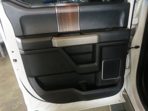 Used 2017 Ford F150 Lariat w/ Equipment Group 502A Luxury image 24