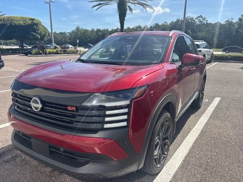 Used 2025 Nissan Kicks SR FWD image 2