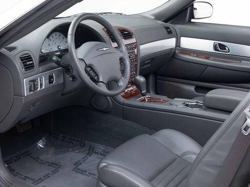 Used 2002 Ford Thunderbird RWD image 10