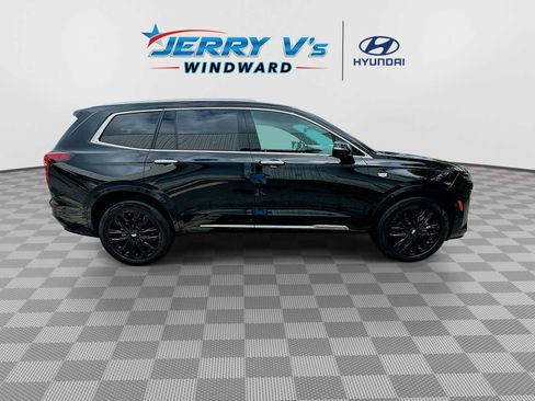 Used 2022 Cadillac XT6 Premium Luxury w/ Technology Package FWD image 9
