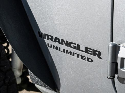 Used 2014 Jeep Wrangler Unlimited Rubicon w/ Max Tow Package image 33