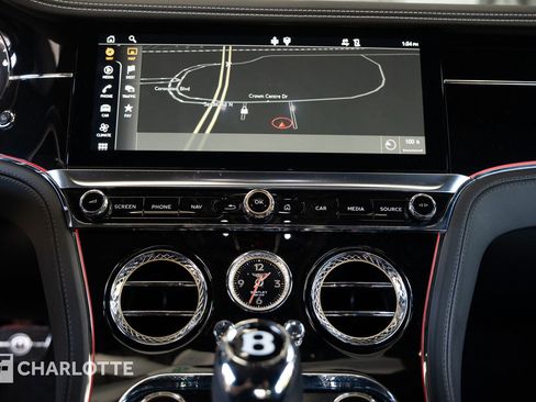 Used 2020 Bentley Continental GT V8 image 25
