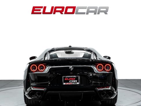 Used 2020 Ferrari 812 Superfast RWD image 4