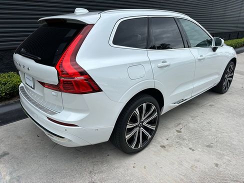 Used 2023 Volvo XC60 T8 Ultimate image 9