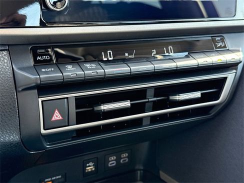 Used 2025 Toyota Camry LE image 25