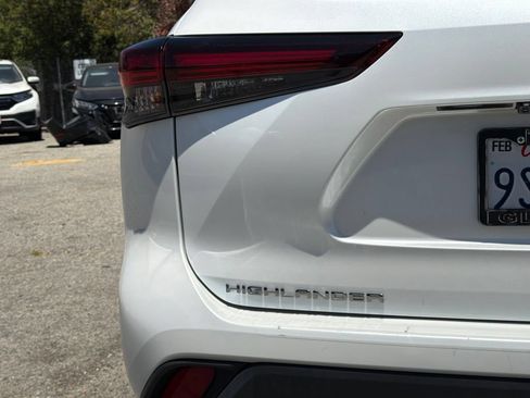 Certified 2025 Toyota Highlander XLE AWD/4WD image 14