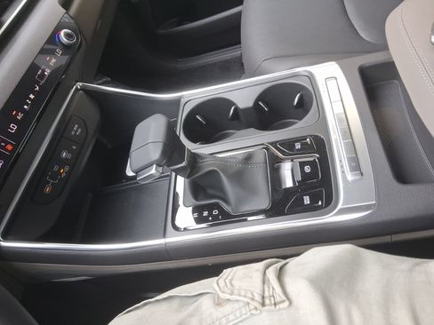 New 2026 Kia Carnival EX FWD image 17