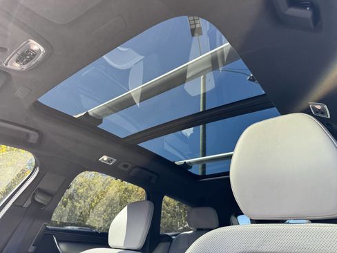 Used 2021 Volvo V90 T5 R-Design image 18