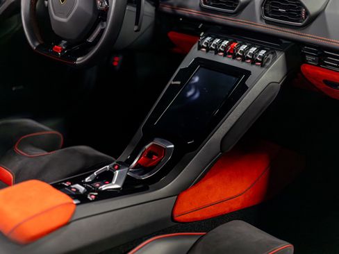 Used 2021 Lamborghini Huracan EVO RWD image 93