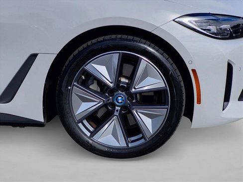 Used 2023 BMW i4 eDrive35 RWD image 25