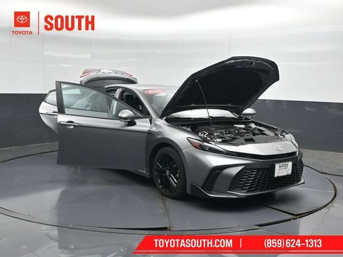 Used 2025 Toyota Camry SE FWD image 56