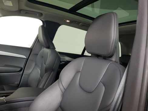 Certified 2025 Volvo XC90 B5 Core AWD/4WD image 26