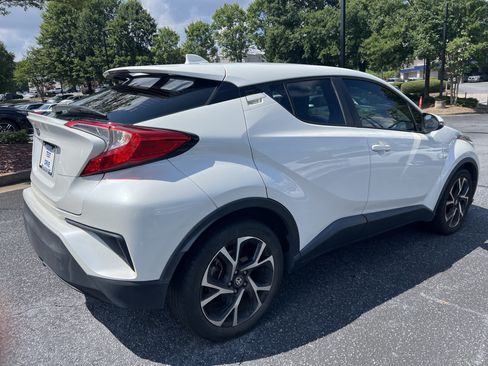 Used 2021 Toyota C-HR XLE FWD image 5