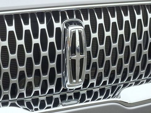 Used 2021 Lincoln Nautilus Reserve image 34