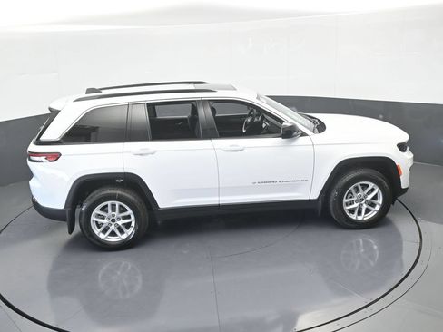 Used 2025 Jeep Grand Cherokee Laredo X RWD image 47