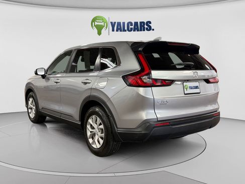 Used 2025 Honda CR-V LX image 3