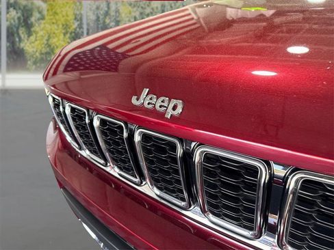 Used 2022 Jeep Grand Cherokee L Limited w/ Trailer Tow Group (B) AWD/4WD image 21