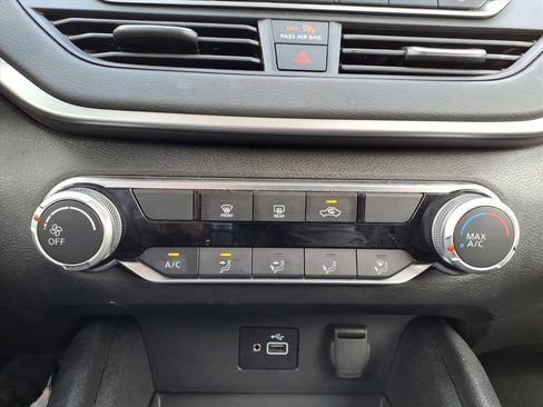 Used 2024 Nissan Altima 2.5 S image 22