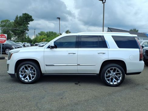 Used 2019 Cadillac Escalade Premium Luxury AWD/4WD image 7