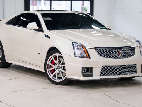 Used 2013 Cadillac CTS V RWD image 24