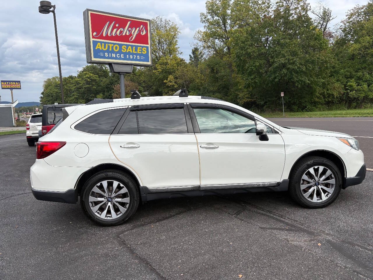 Used 2017 Subaru Outback 3.6R Touring AWD/4WD image 6