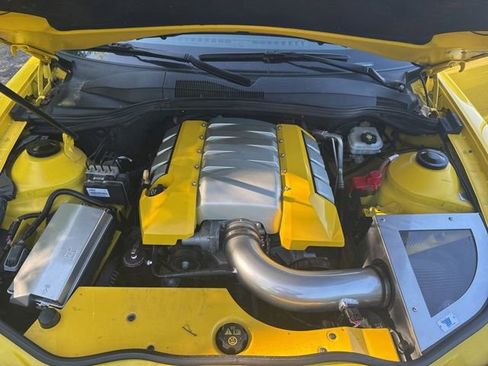 Used 2010 Chevrolet Camaro SS w/ RS Package RWD image 11