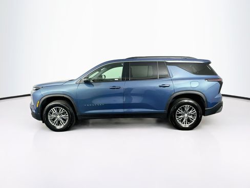 Used 2026 Chevrolet Traverse LT FWD image 4