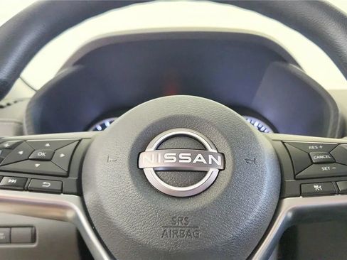 Used 2024 Nissan Sentra SV FWD image 25