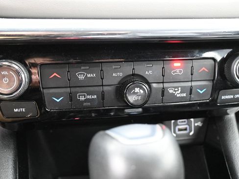 Used 2024 Jeep Compass Limited AWD/4WD image 32