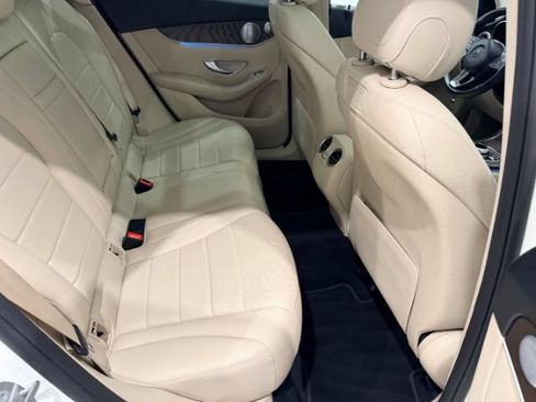 Used 2019 Mercedes-Benz GLC 300 4MATIC image 41