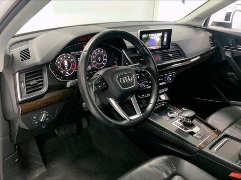 Used 2019 Audi Q5 2.0T Premium Plus w/ Premium Plus Package image 2