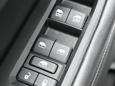 Used 2023 Jeep Grand Cherokee L Limited AWD/4WD image 13