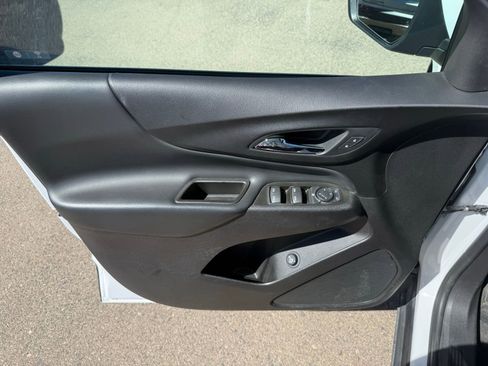 Used 2024 Chevrolet Equinox LT image 11