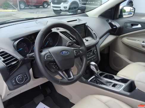 Used 2018 Ford Escape SEL FWD image 11