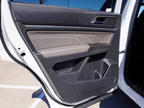 Used 2023 Volkswagen Atlas Cross Sport SEL image 20