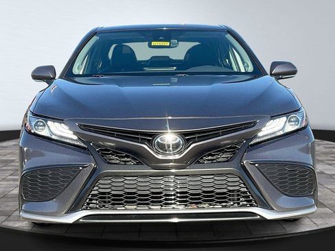 Used 2022 Toyota Camry XSE image 3