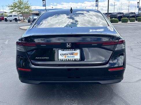 Used 2023 Honda Accord EX image 7