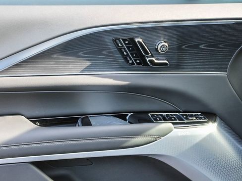 Used 2025 Cadillac Lyriq Sport image 23