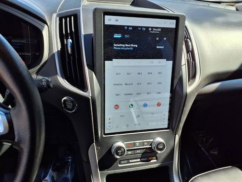 Used 2024 Ford Edge SEL image 5