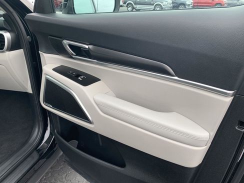 Used 2023 Kia Telluride S image 11