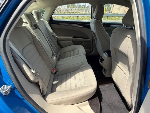 Used 2020 Ford Fusion SE FWD image 18