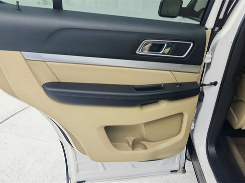 Used 2017 Ford Explorer XLT w/ Equipment Group 202A image 29