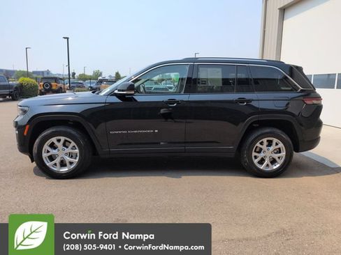 Used 2023 Jeep Grand Cherokee Limited AWD/4WD image 6