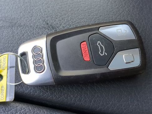 Used 2018 Audi Q7 3.0T Premium image 40