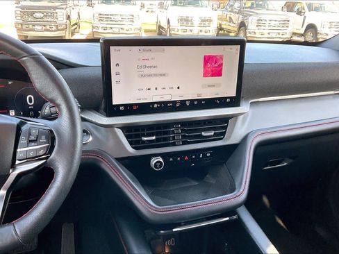 Used 2025 Ford Explorer ST-Line image 6