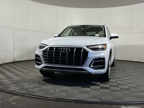 Used 2021 Audi Q5 Prestige image 1