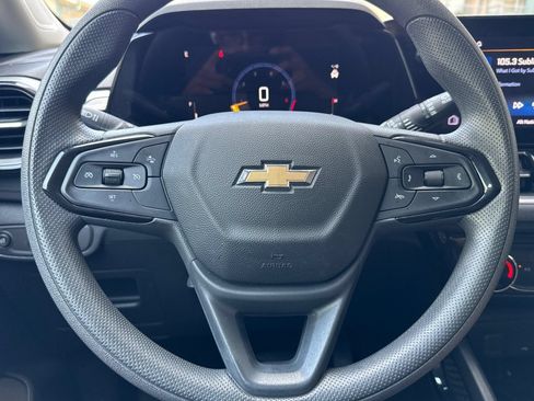 Used 2025 Chevrolet TrailBlazer LT w/ Driver Confidence Package FWD image 33