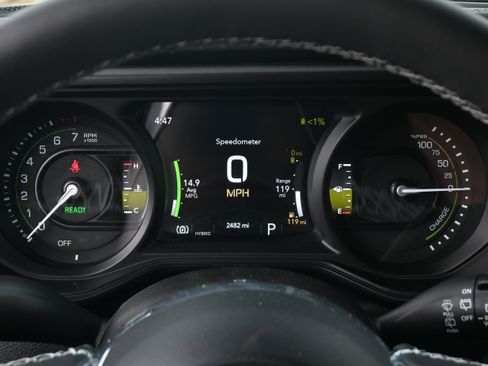 Used 2025 Jeep Wrangler Unlimited Sahara w/ Safety Group AWD/4WD image 13