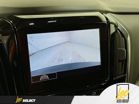 Used 2020 Chevrolet Traverse LT w/ Driver Confidence II Package AWD/4WD image 13