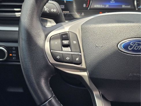 Used 2024 Ford Explorer XLT RWD image 27